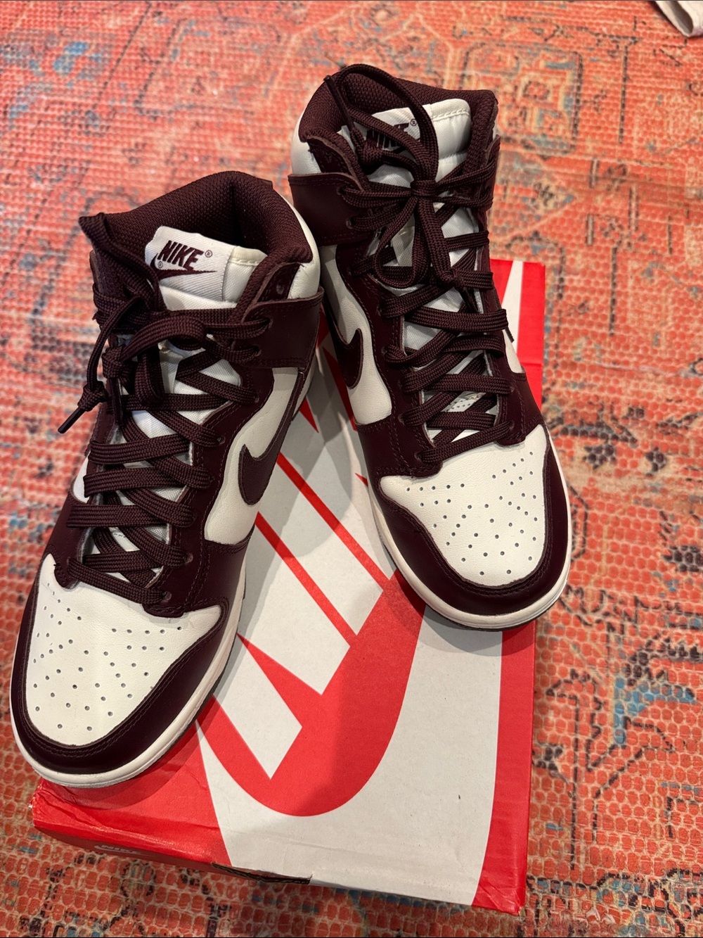 NIB NIKE DUNK, 6.5